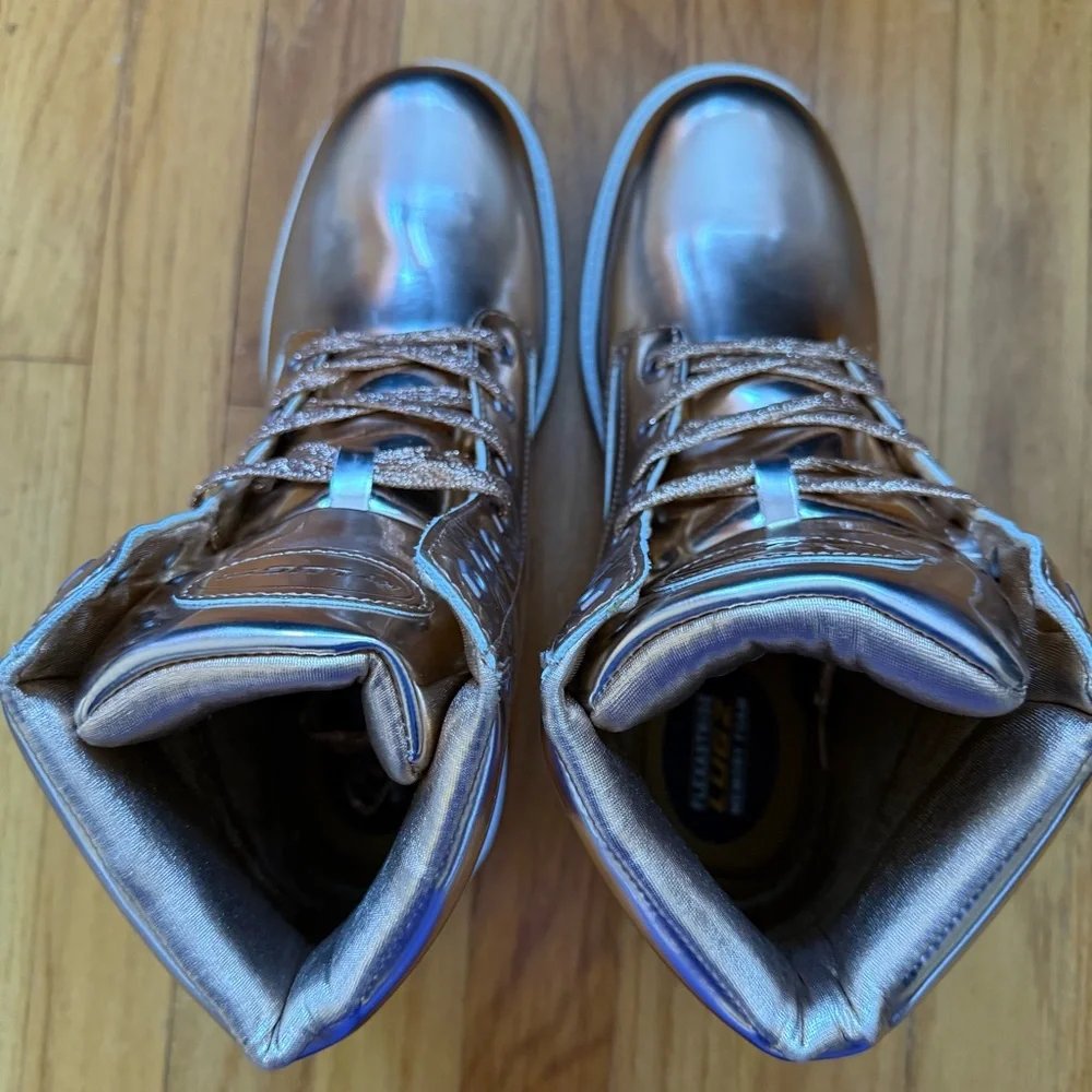 Lugz shiny metallic